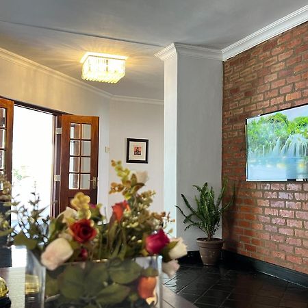 Amoris Guesthouse - In Brooklyn พริทอเรีย ภายนอก รูปภาพ
