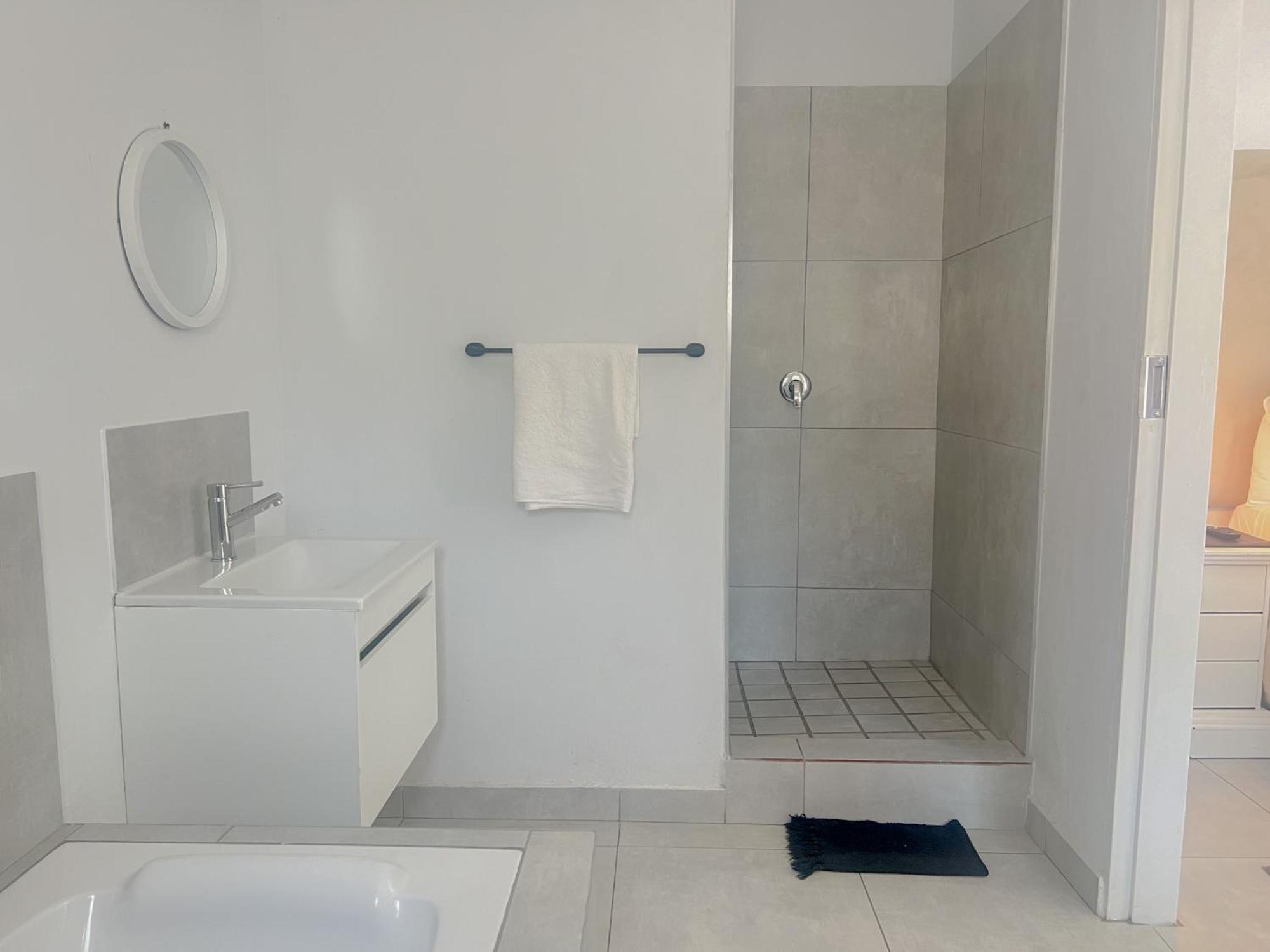 Amoris Guesthouse - In Brooklyn พริทอเรีย ภายนอก รูปภาพ